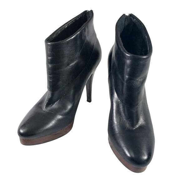 STEVE MADDEN! BLACK GENUINE LEATHER, BROWN STACKED WOOD HEEL/SOLE BOOTS! SZ 6.5M - Picture 3 of 12